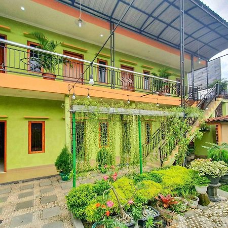 Готель Reddoorz Syariah At Graha Adi Karya Kartasura Kartosuro Екстер'єр фото
