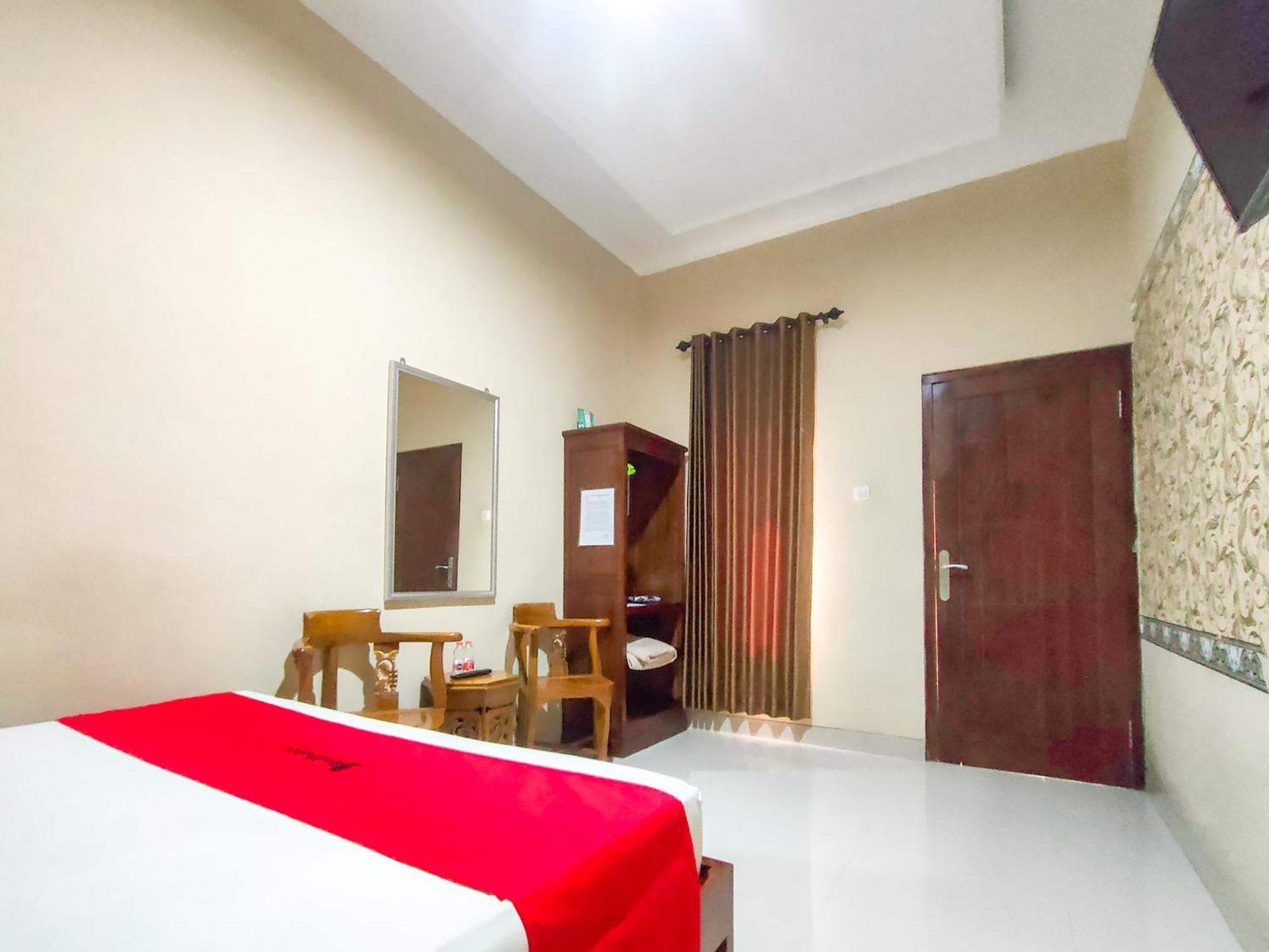 Готель Reddoorz Syariah At Graha Adi Karya Kartasura Kartosuro Екстер'єр фото