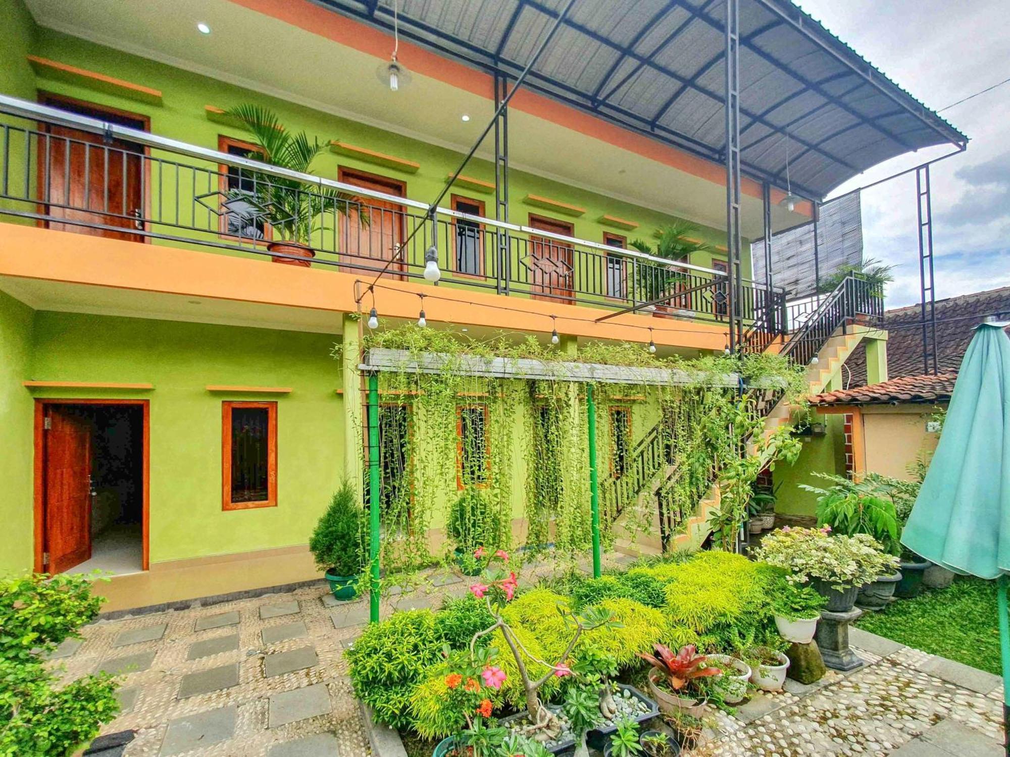 Готель Reddoorz Syariah At Graha Adi Karya Kartasura Kartosuro Екстер'єр фото